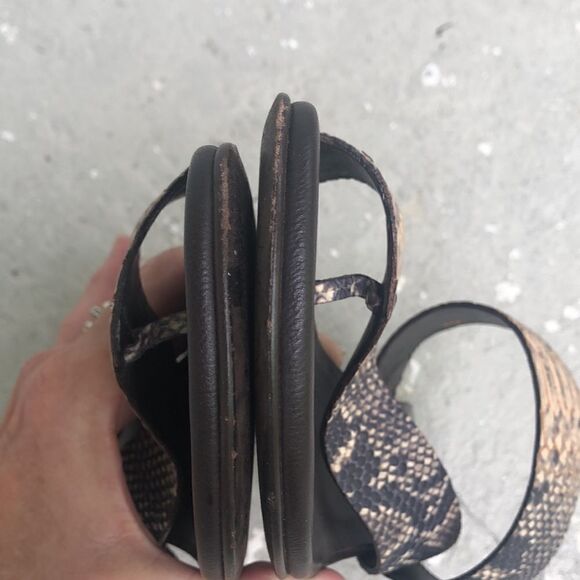 Donald  J Pliner - Picture 5 of 8